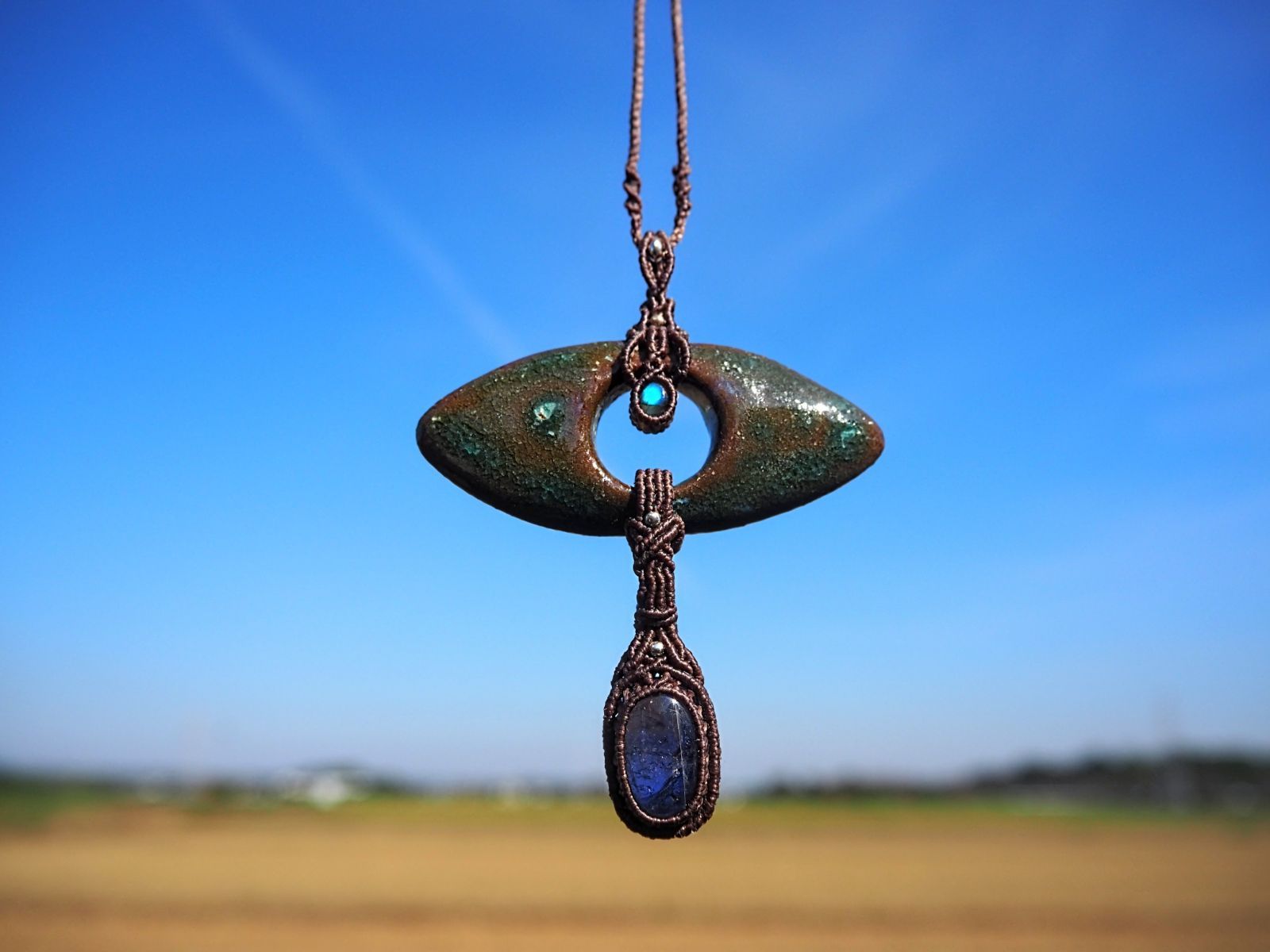 天然石 マクラメ編み ネックレス アイオライトサンストーン 縄文陶パーツ