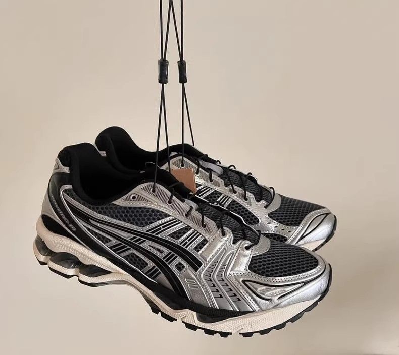 ♥ き ASICS アシックス GEL-KAYANO 14 黒×シルバー メンズ レディース兼用