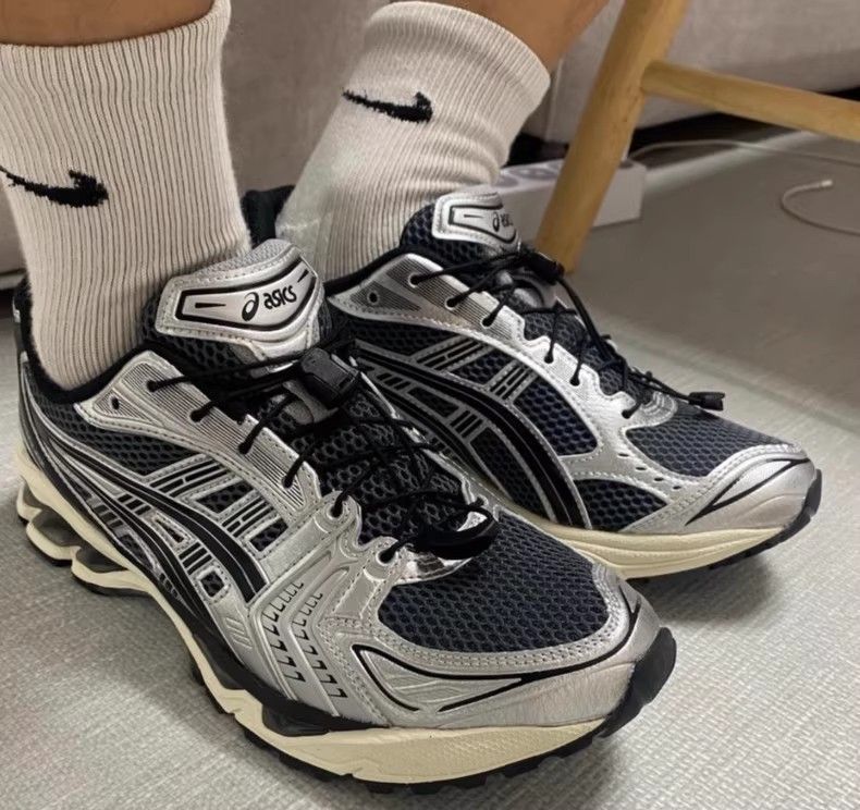 ASICS アシックス