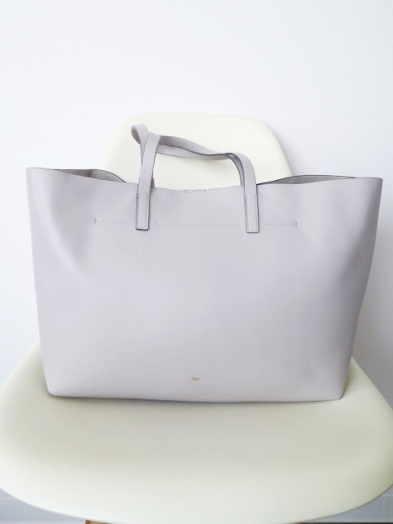 ☆Anya Hindmarch アニヤハインドマーチ パンチングスマイリー レザー