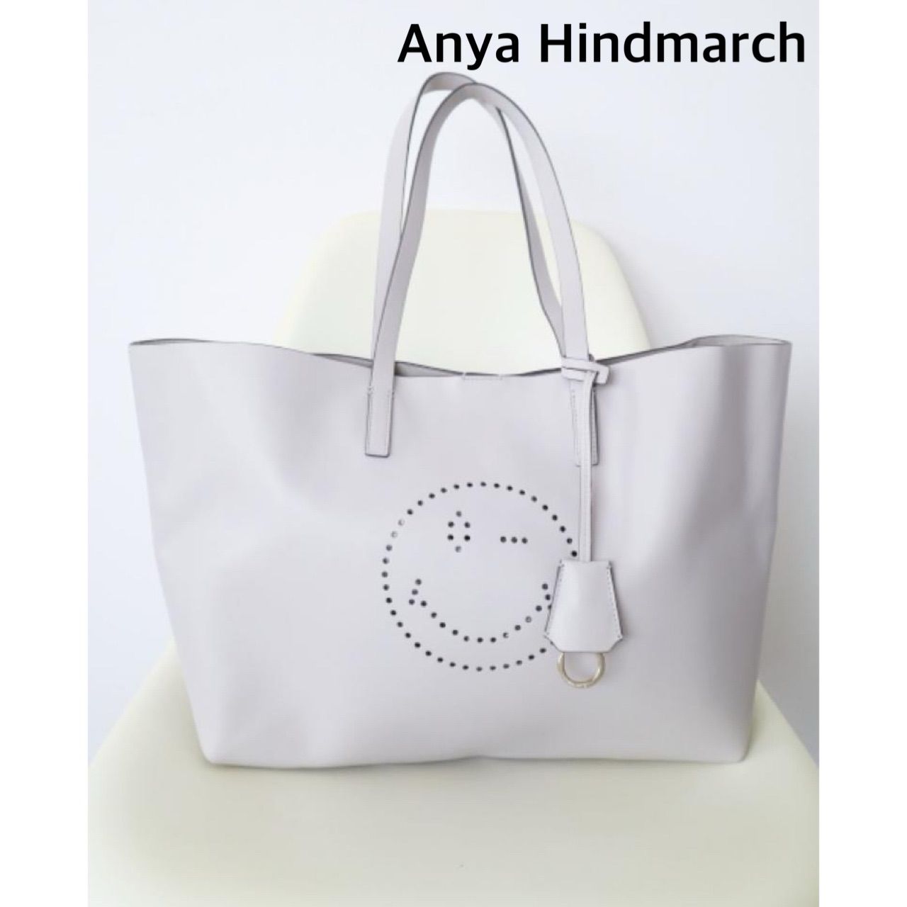 ☆Anya Hindmarch アニヤハインドマーチ パンチングスマイリー レザー
