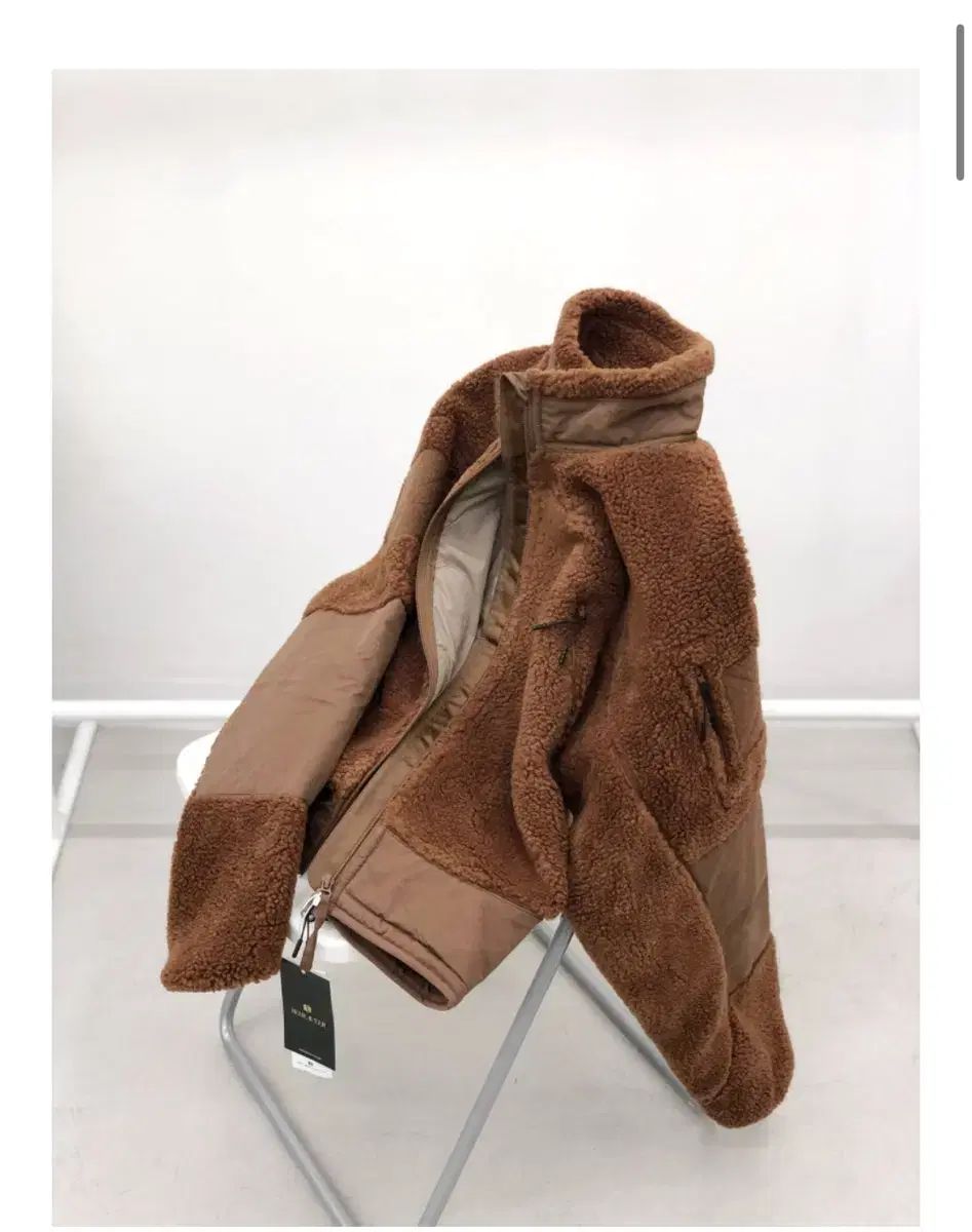 ビヘビア ヘビー フリース ジャケット レベル3 キャメル