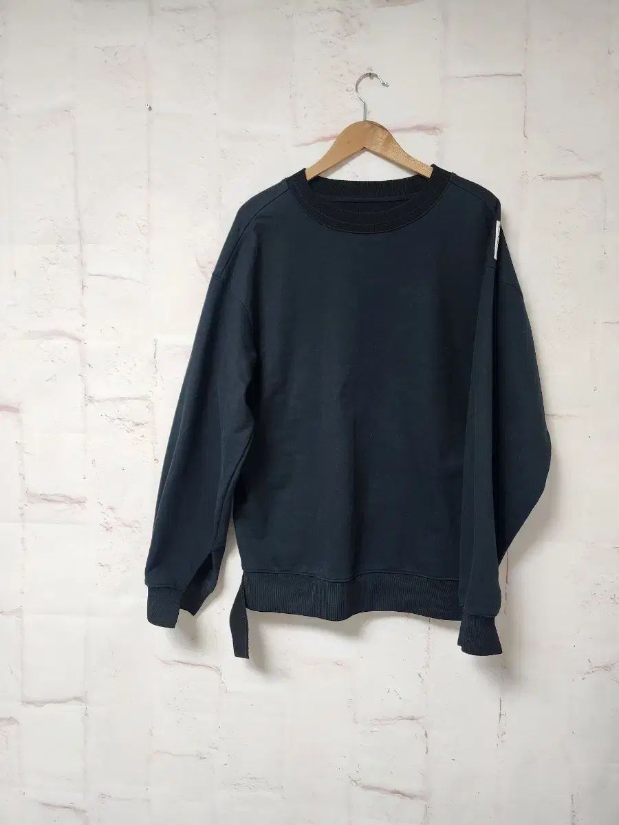 SYSTEM OMMU ブラック スウェットTシャツ