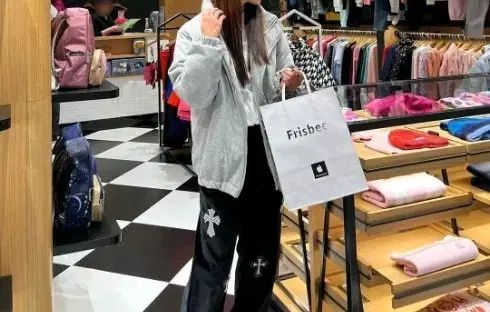 ビーズジップアップダウンジャケット