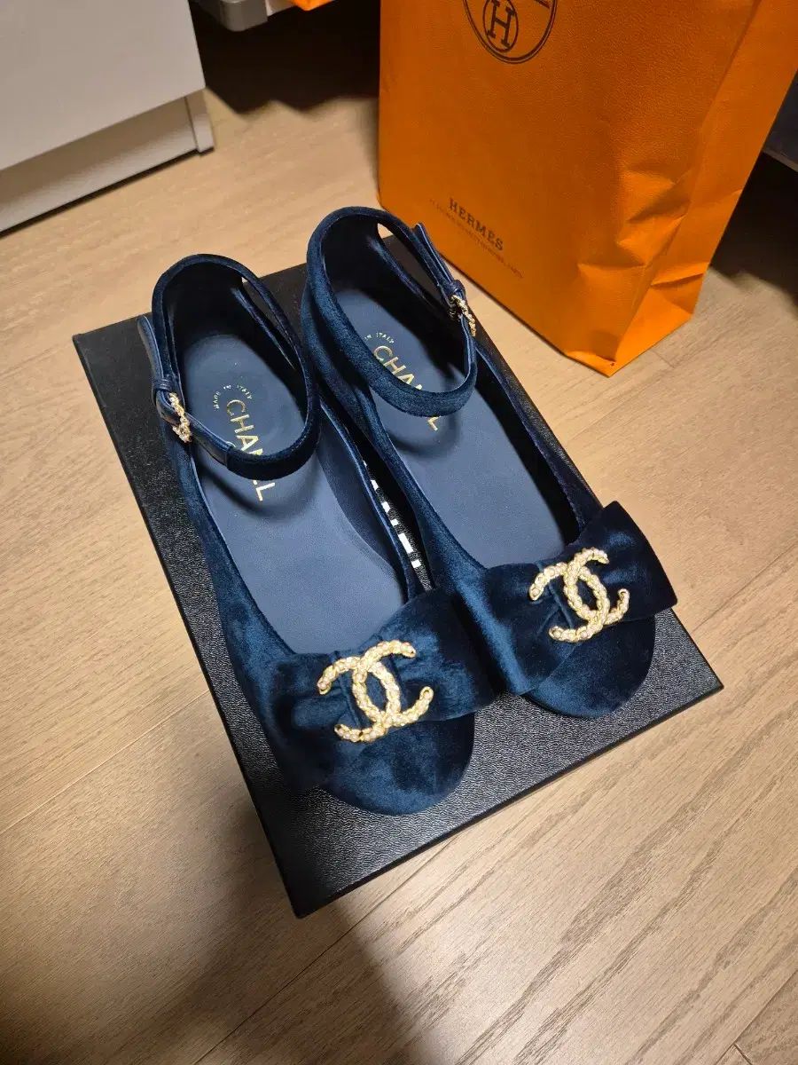 シャネルリボンツアーベルベットメリージェーン37