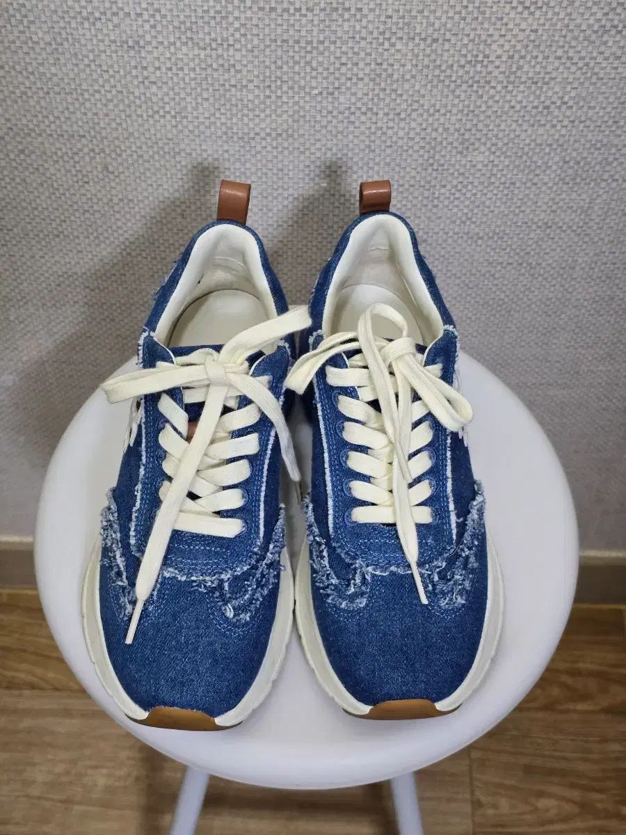 トリーバーチ 굿럭 デニム スニーカー 7 M 240