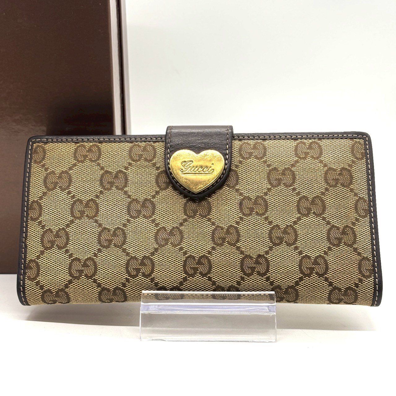  手元に宿す さりげない恋心 GUCCI 長財布 GGキャンバス ラブリーハート ゴールド金具 レザー グッチ ブラウン 長財布 小物