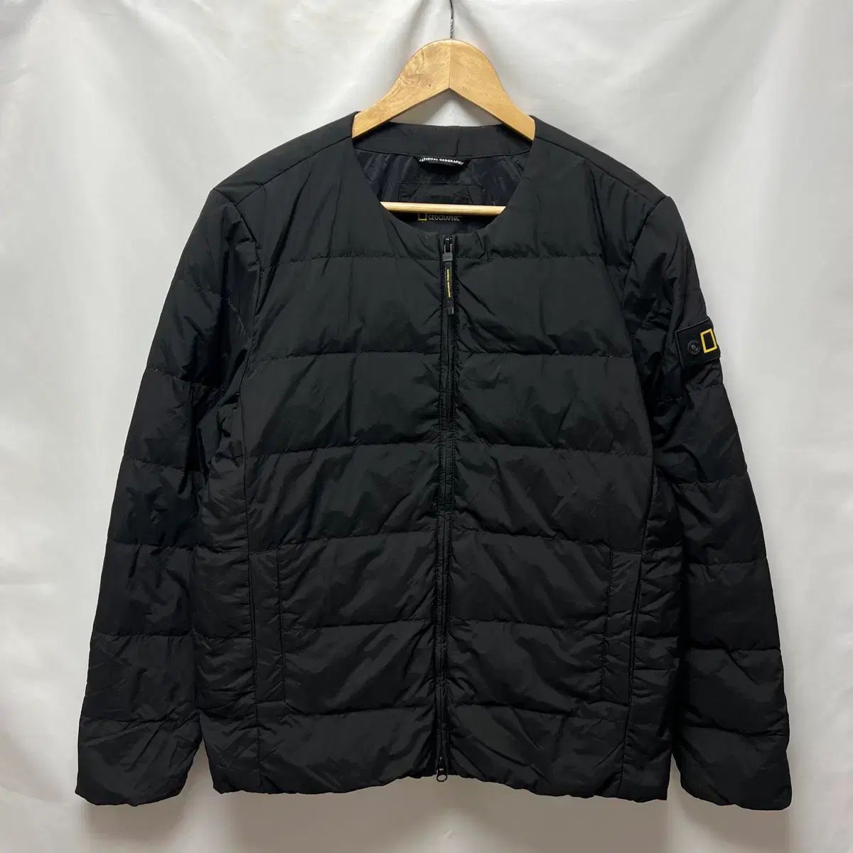 |M ナショナルジオグラフィック ワッペン ダックダウン ブラック 軽量ダウン