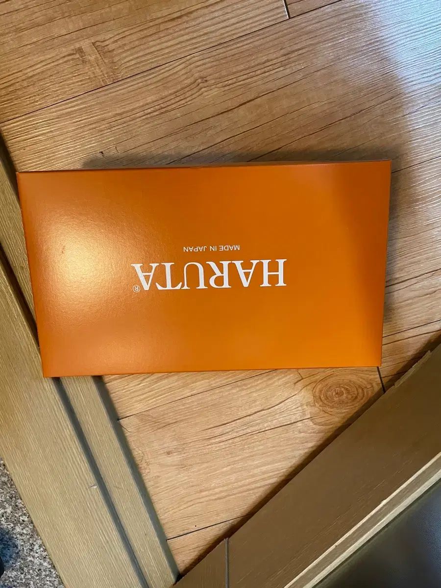 ハルタ ブラック