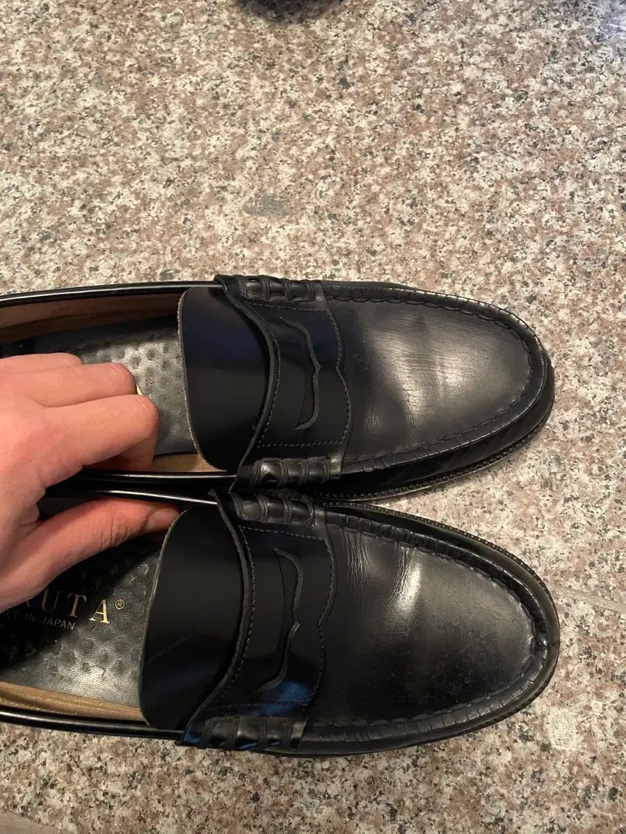 ブラック ローファー