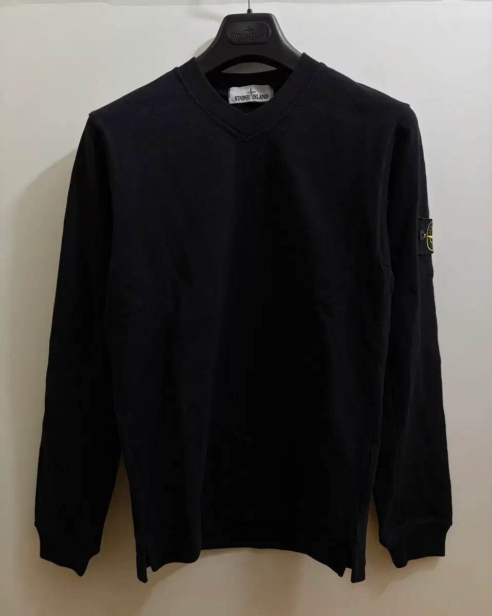 STONE ISLAND ストーンアイランド Vネック 長袖Tシャツ ブラック