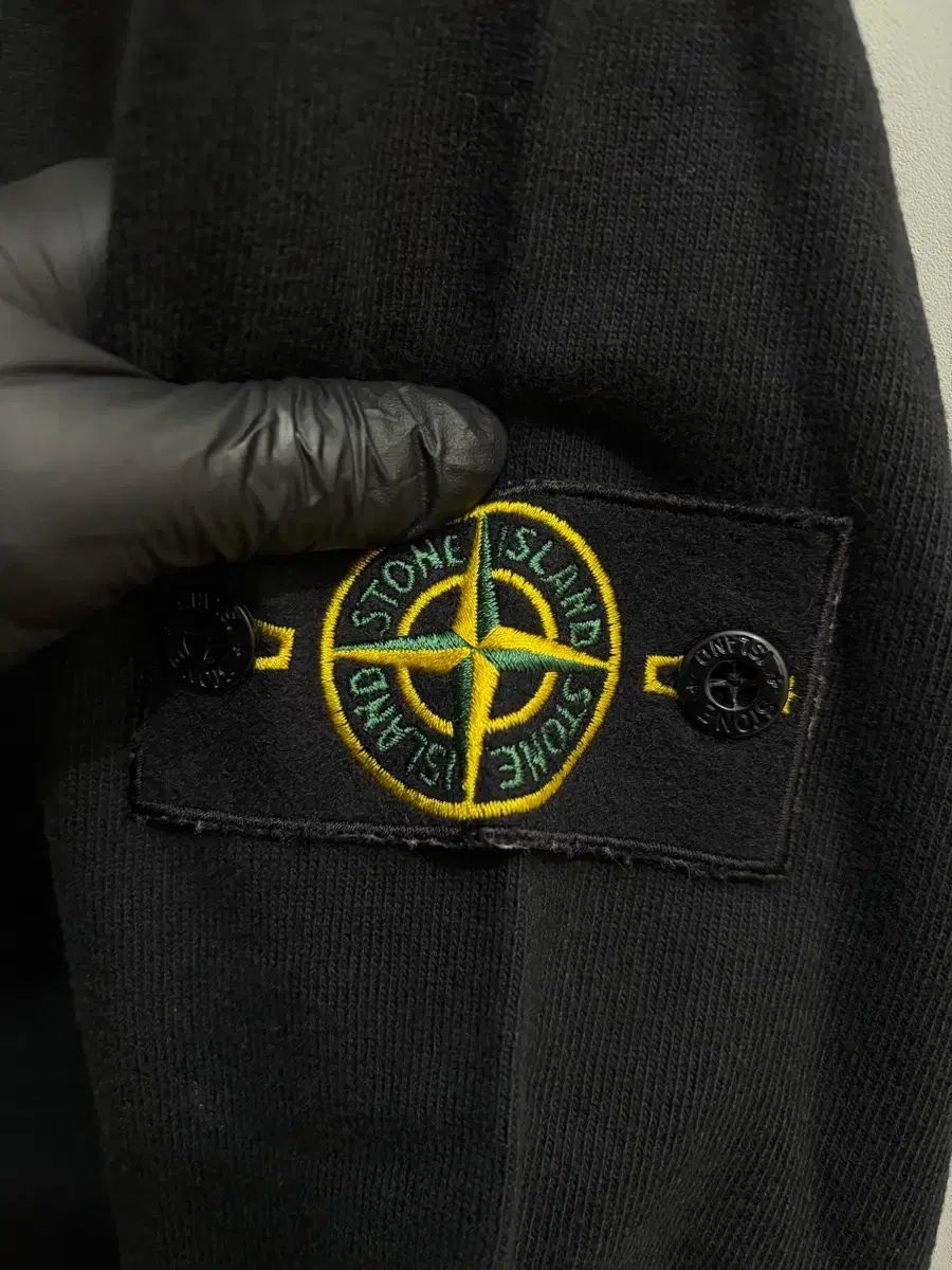 ストーンアイランド