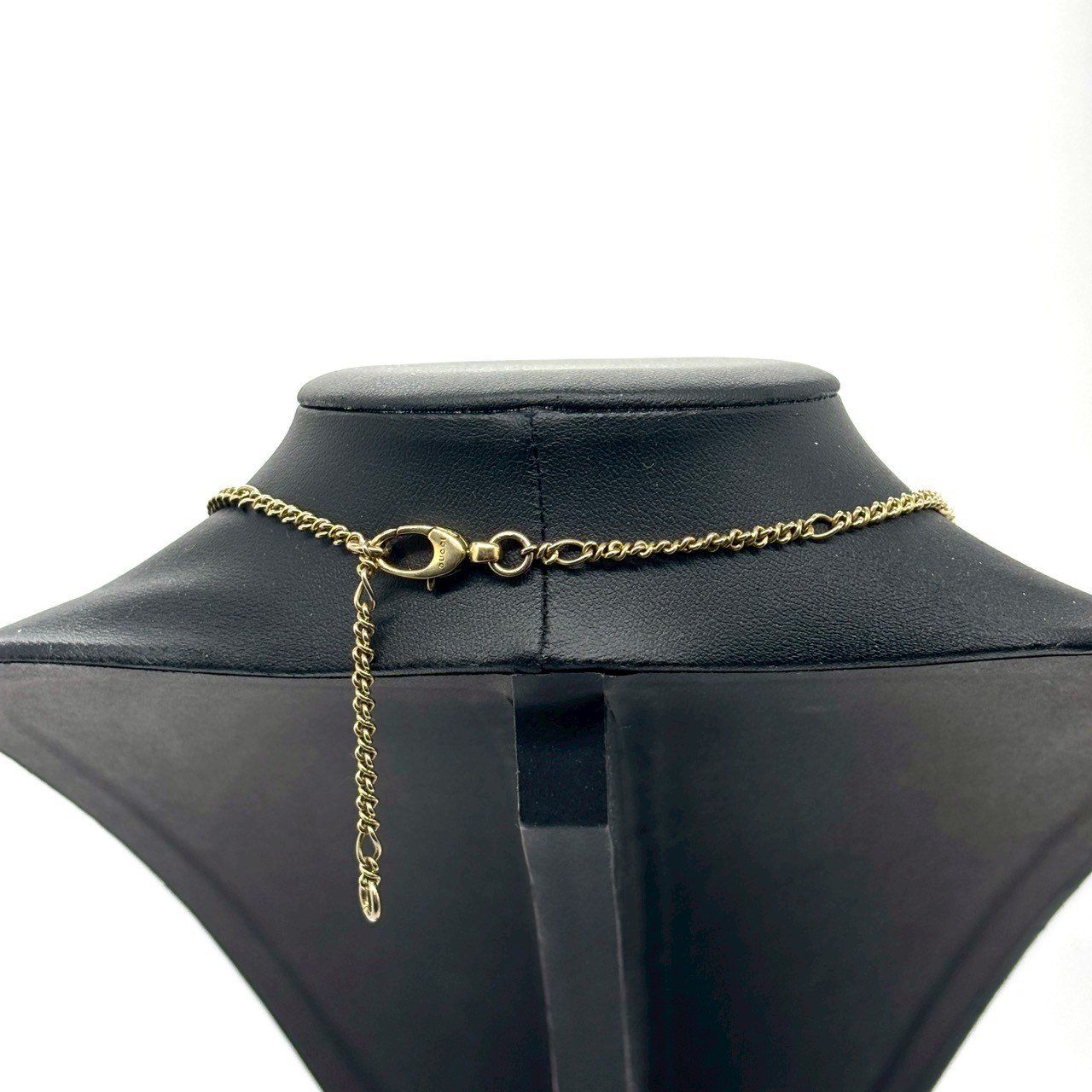  静かに支配する 美学 GUCCI ライオンヘッド ストーン ペンダント ネックレス グリーンストーン ゴールドカラー ネックレス アクセサリー