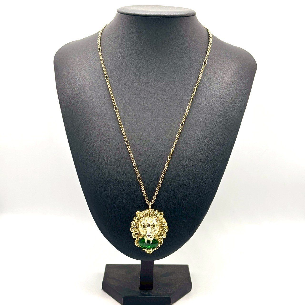 ライオンヘッド ストーン