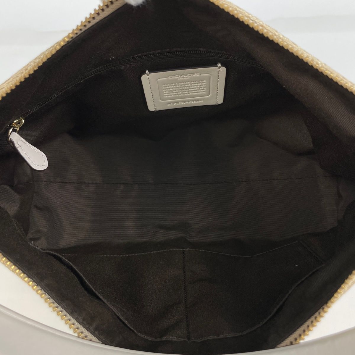 シグネチャー ハンドバッグ