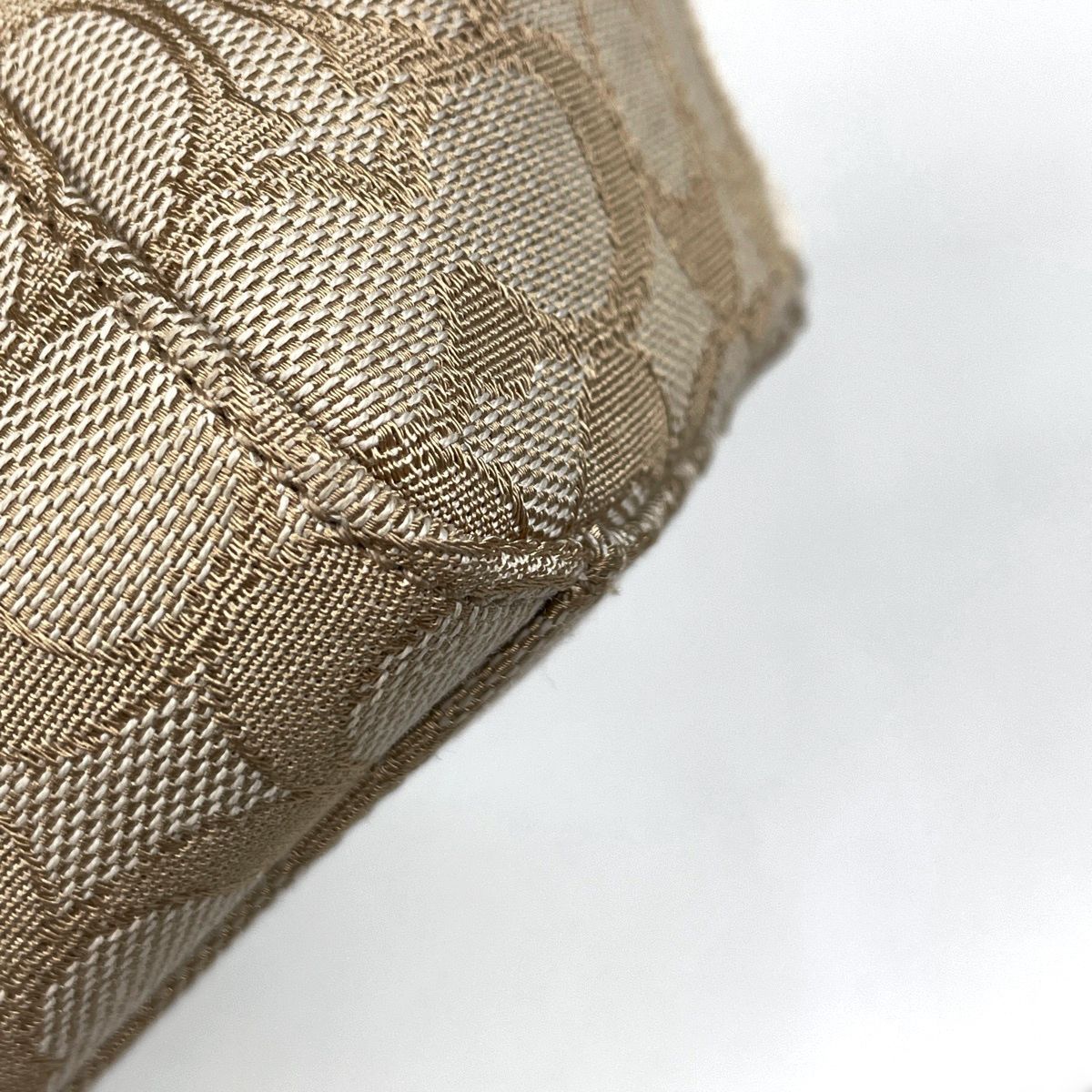 ベージュ ホワイト