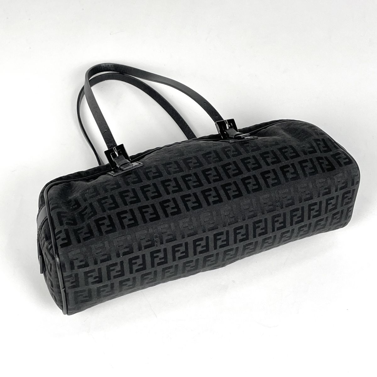 美品 フェンディ ナイロン ハンドバッグ ズッキーノ FF ファスナー 黒 フェンディ FENDI ズッキーノ柄 ハンドバッグ ロゴ ハンドバッグ