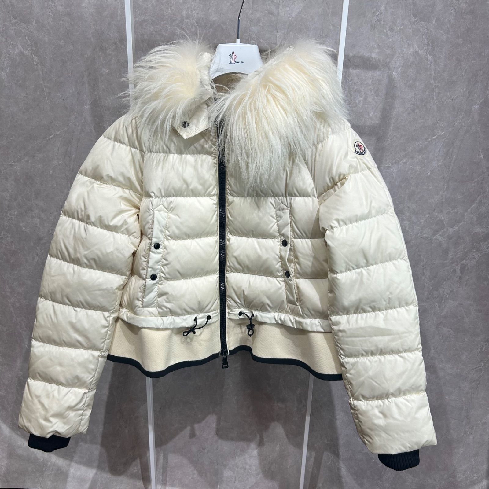 24年モデル　サイズ3 極美品 MONCLER マヤホワイト（値下げ交渉あり） 24年モデル サイズ3 極美品 MONCLER マヤホワイト（値下げ交渉 「美品