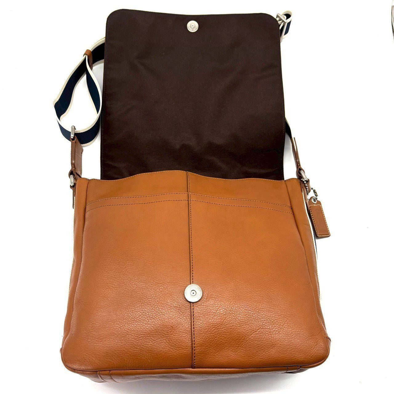 大人の装いを格上げ】 COACH コーチ ヘリテージウェブレザー