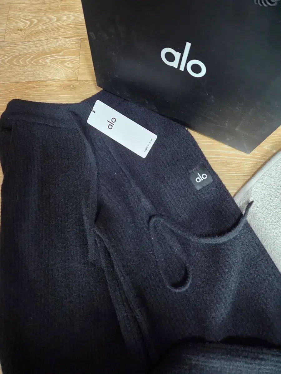 アロイヨガ スナッグルUPワイドニットパンツ