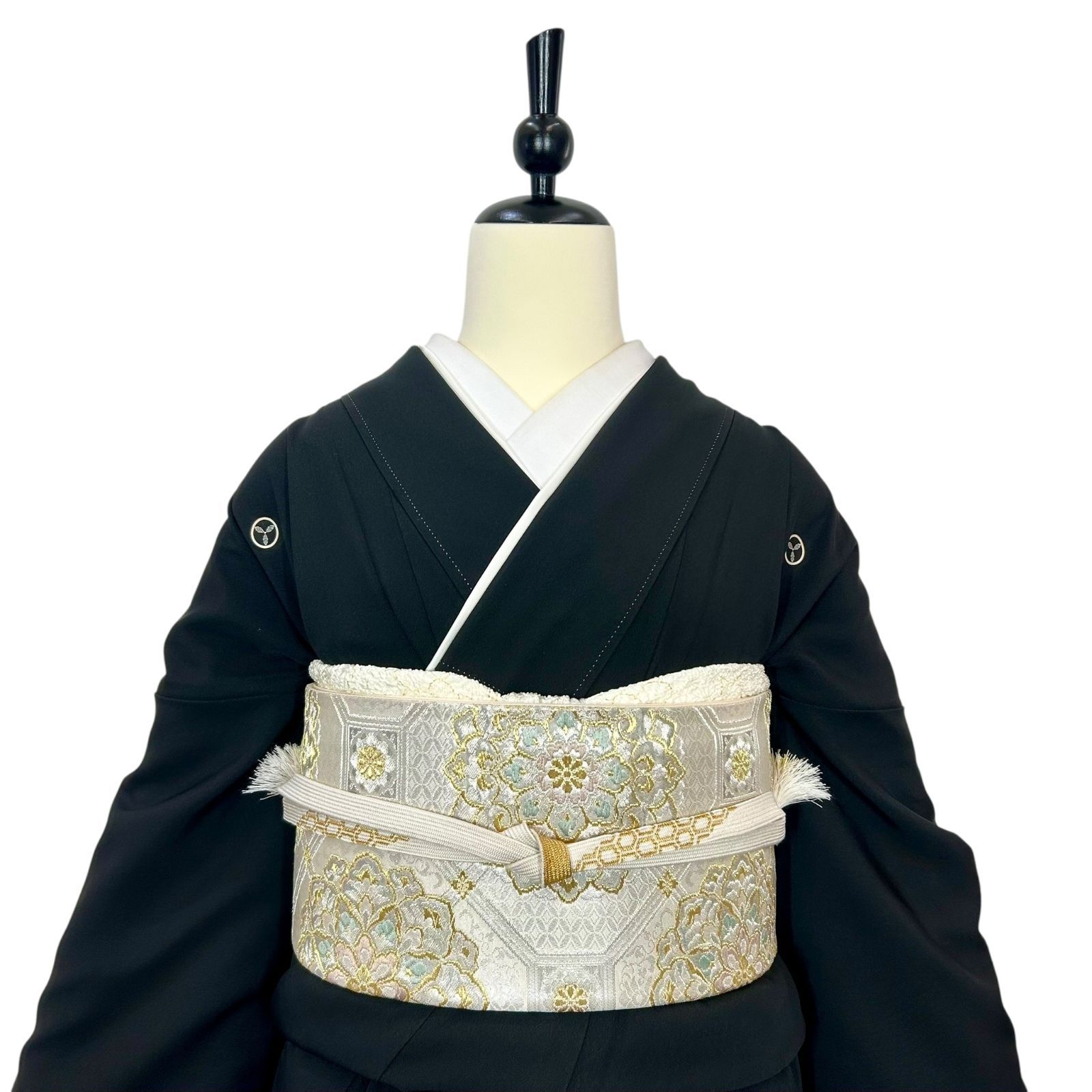 ショウケン クロ留め袖 ヒヨク幸運 五つモン ハナビシ モンヨウ キンサイ 【結婚シキ 見せ物エン】