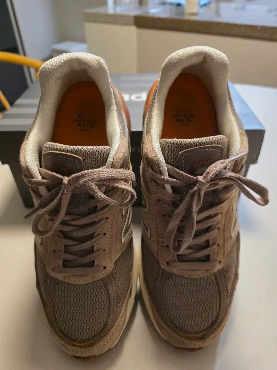  ニュー ンス 990 v 5 スロウス テディクラブ 255 mm スニーカー 靴