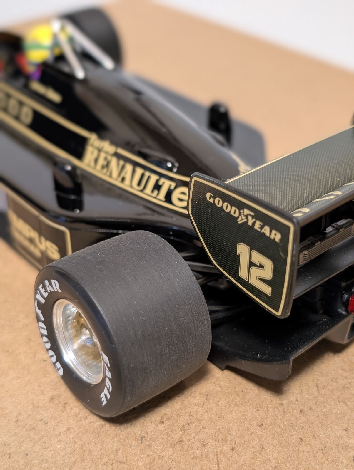 1/18ミニチャンプス ロータス97Tルノー アイルトン・セナコレクション