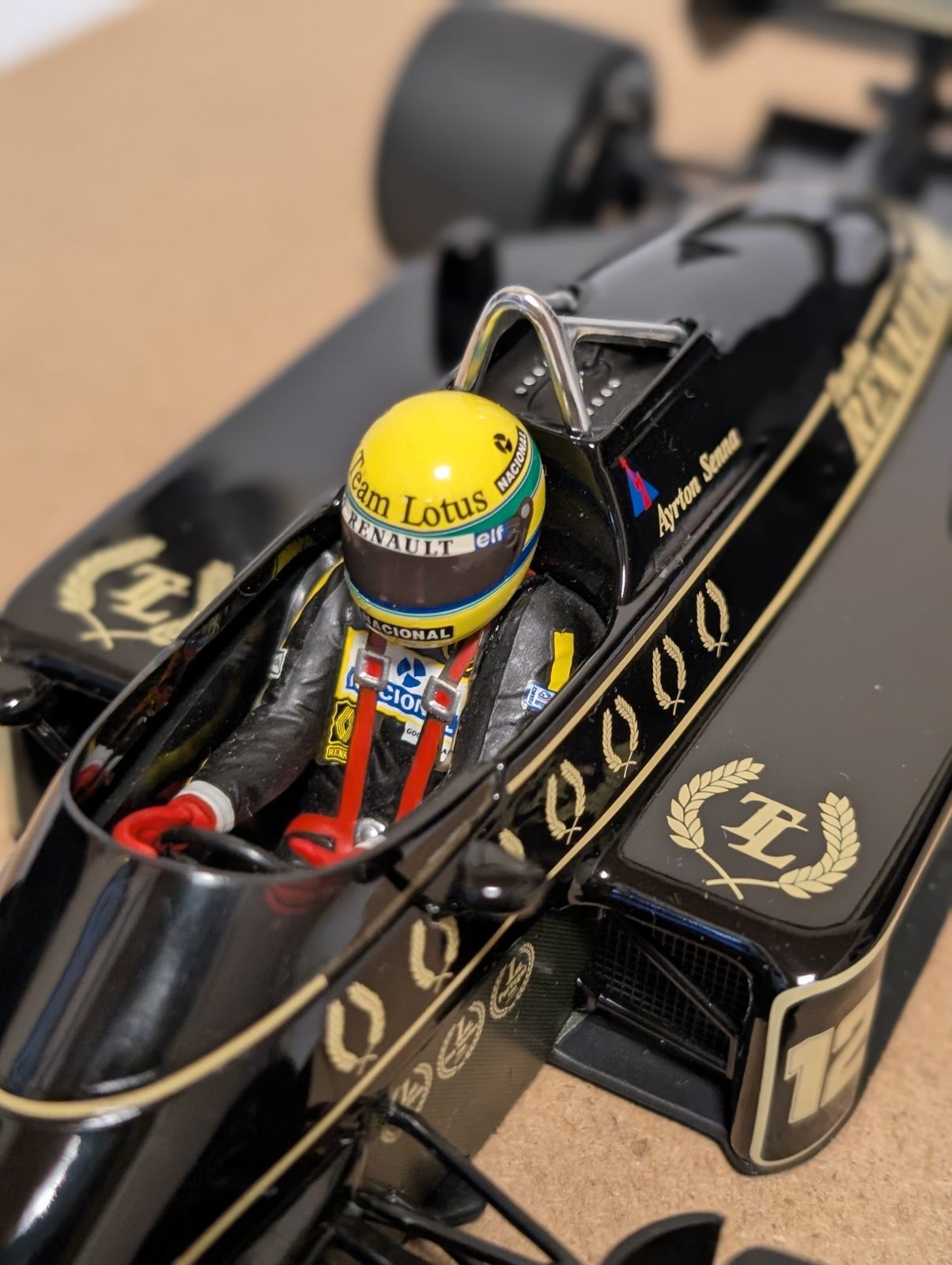 1/18ミニチャンプス ロータス97Tルノー アイルトン・セナコレクション