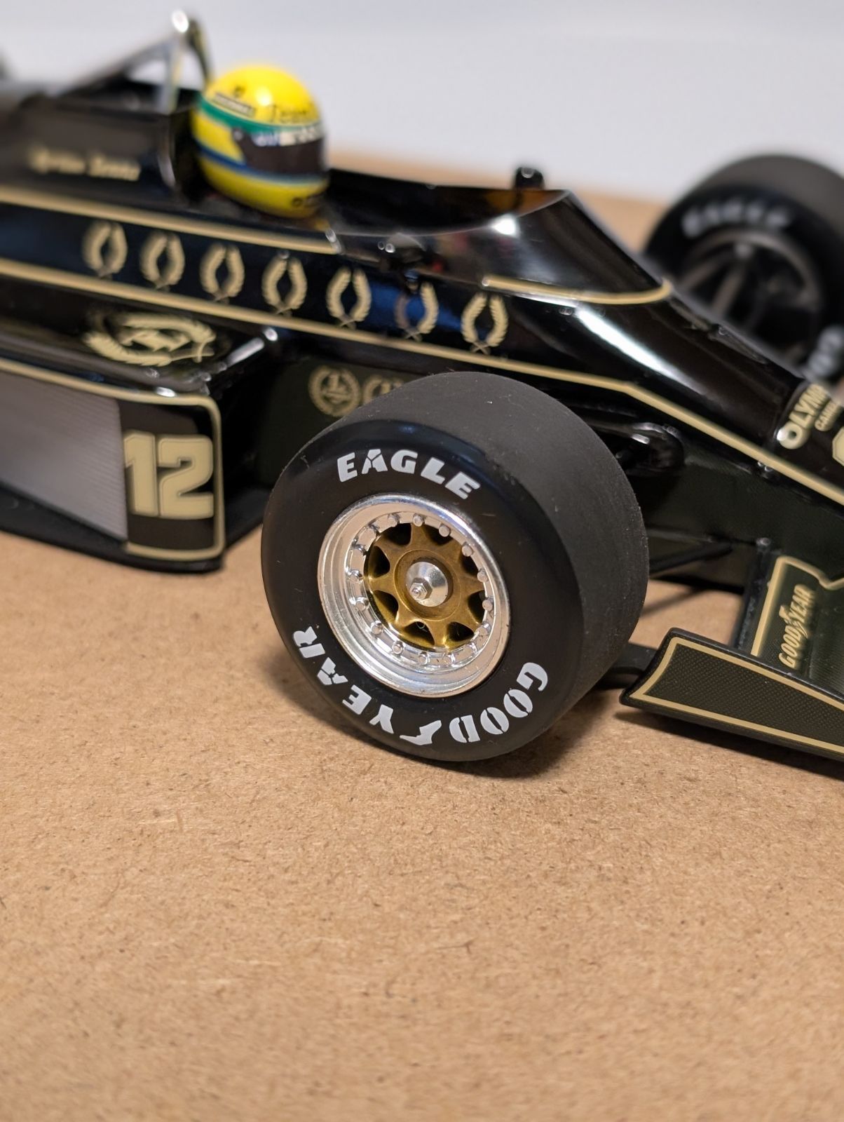 1/18ミニチャンプス ロータス97Tルノー アイルトン・セナコレクション