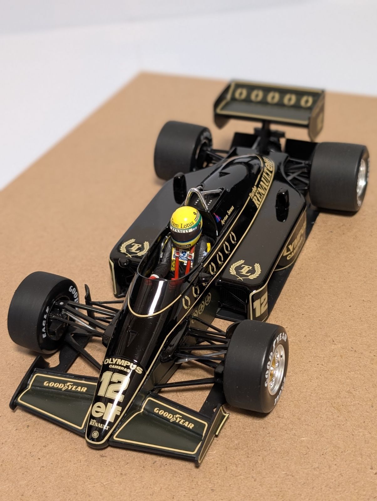 1/18ミニチャンプス ロータス97Tルノー アイルトン・セナコレクション