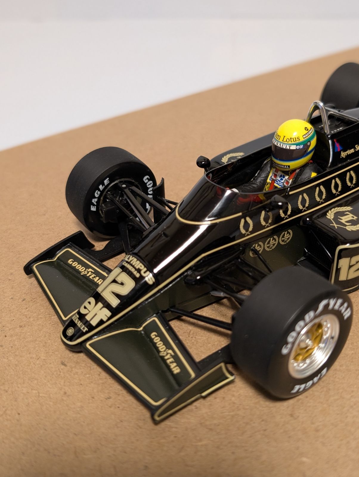 1/18ミニチャンプス ロータス97Tルノー アイルトン・セナコレクション