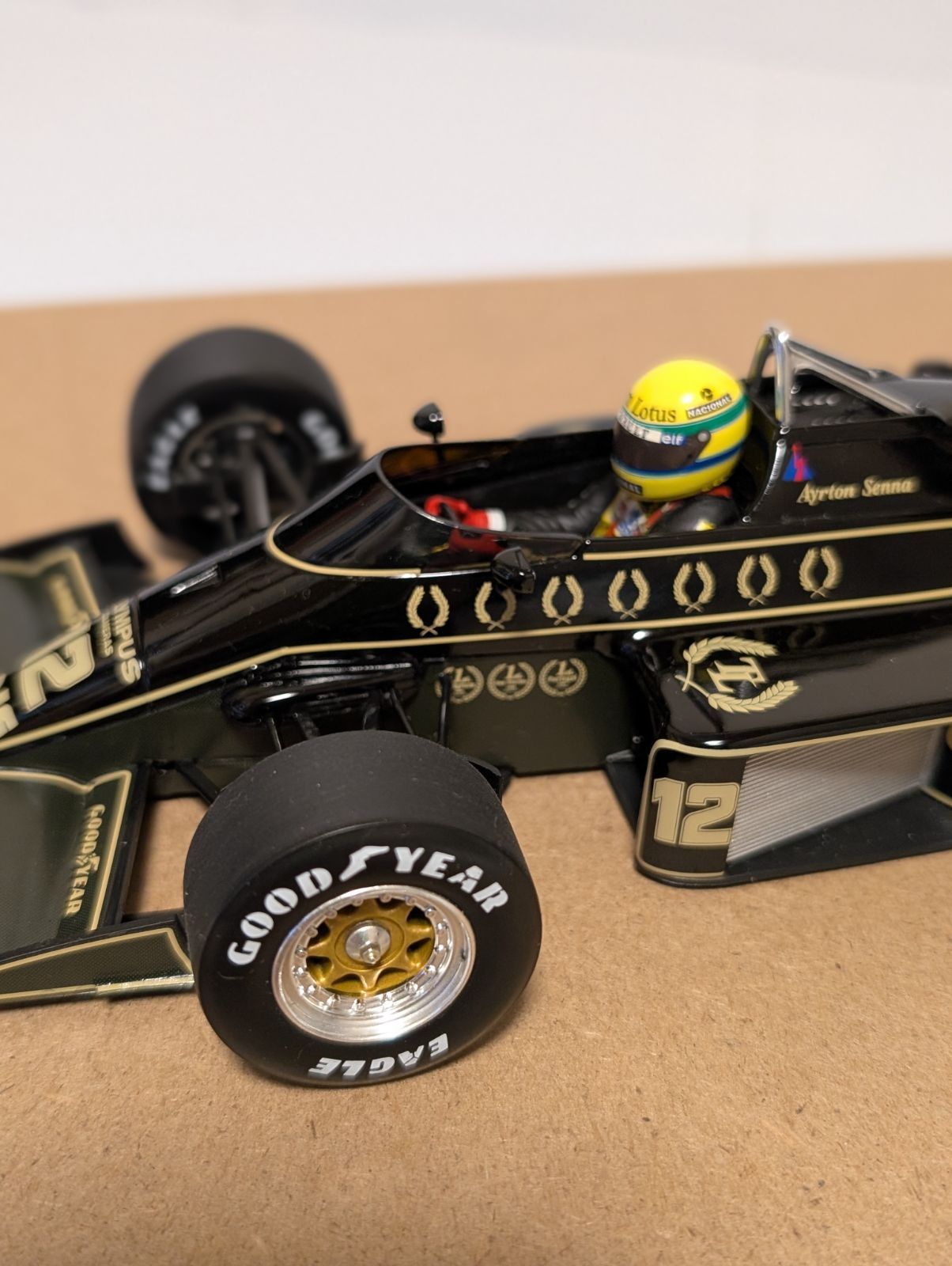 1/18ミニチャンプス ロータス97Tルノー アイルトン・セナコレクション