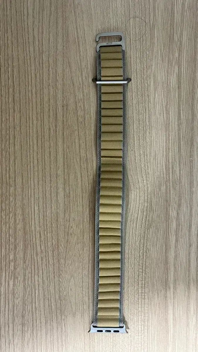 タン アルパインループ 49 mm ラージ バンド ストラップ