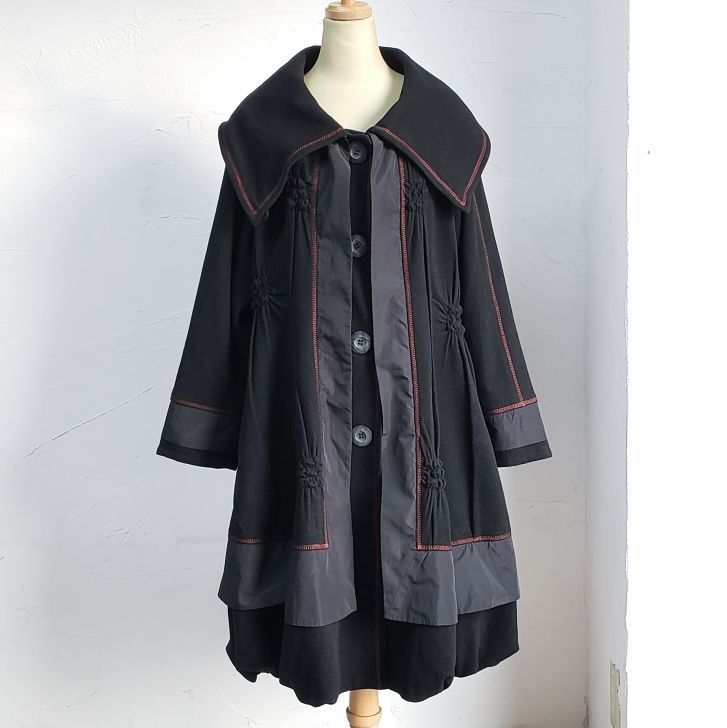 こちらは専用です。 エイココンドウ　未使用　コート EIKO KONDO エイココンドウ デザインロングコート - メルカリ