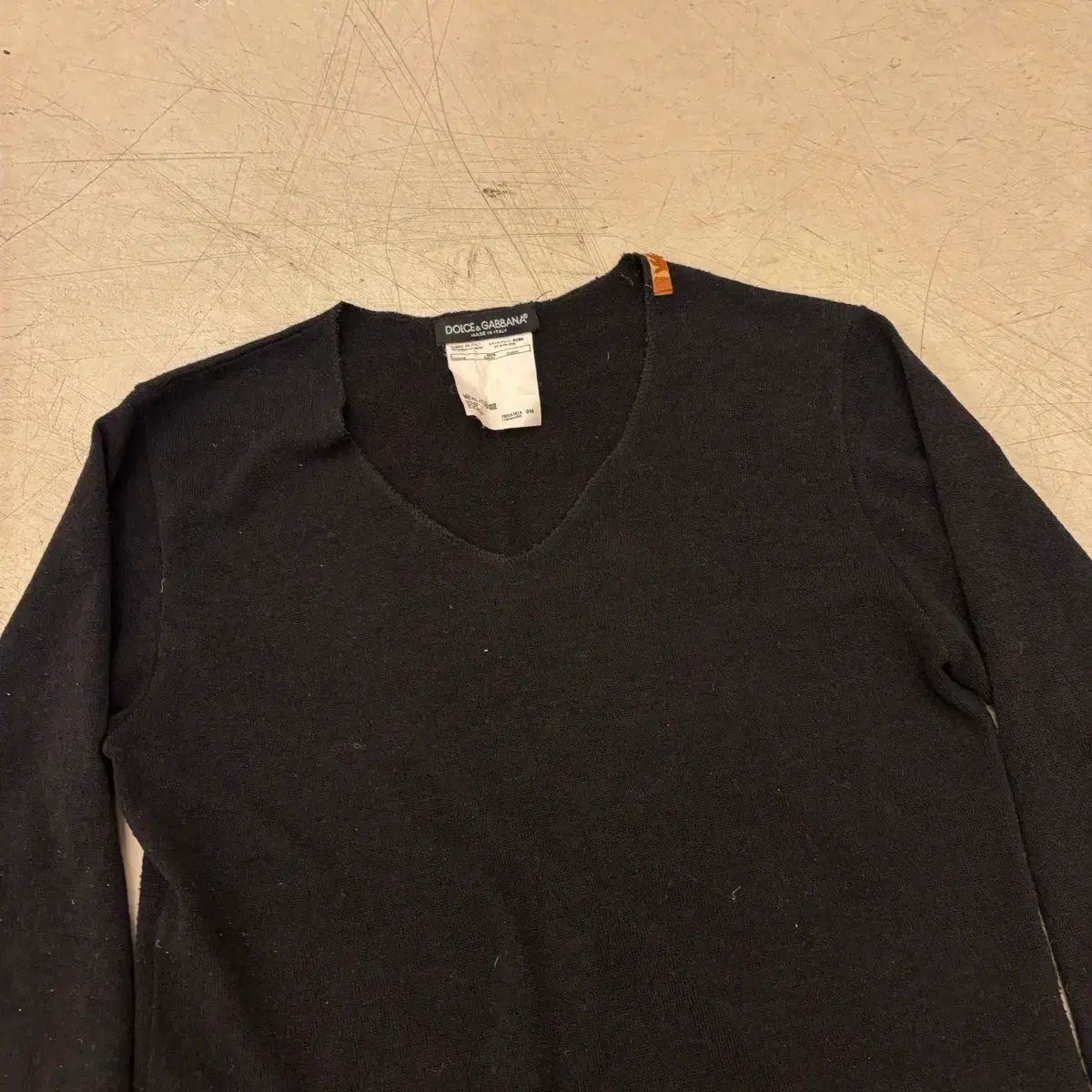 Dolce&Gabbana ドルチェ＆ガッバーナ ブラック Vネック ニット - メルカリ