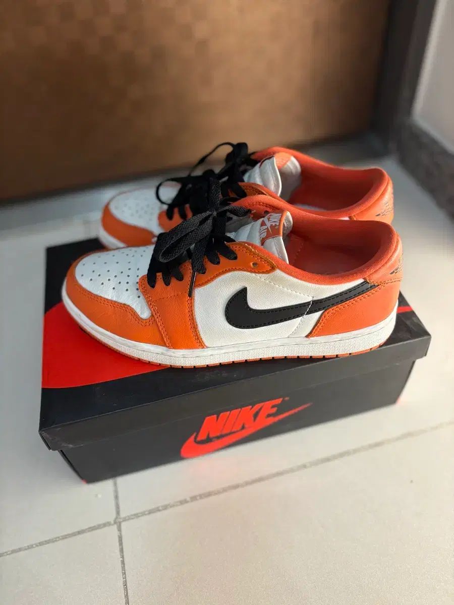 ナイキ エアジョーダン1 ロー スターフィッシュ 255