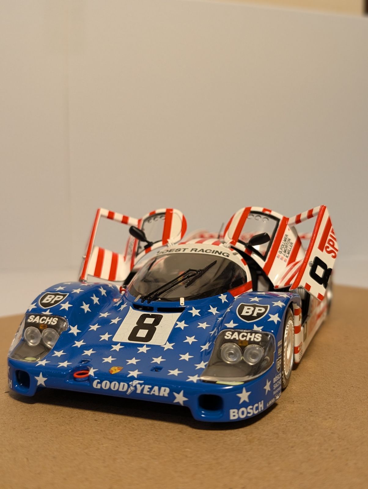 1|18ミニチャンプス ヨーストポルシェ956