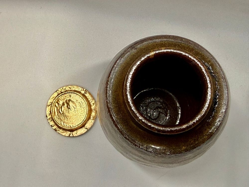 茶道具】丹波茶入 関谷造 仕覆・共箱付 未使用 経年在庫品 - メルカリ