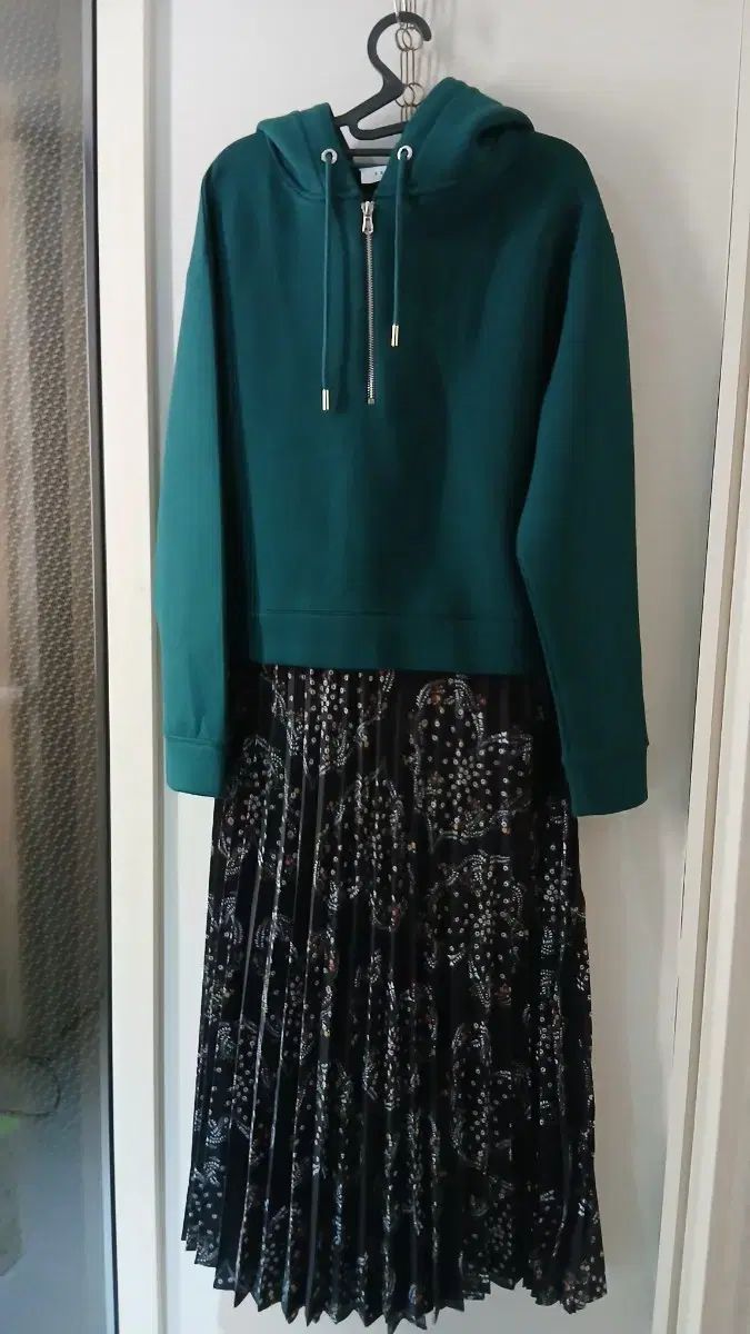 Sandro WHO ジップアップ プリーツ ONE PIECE