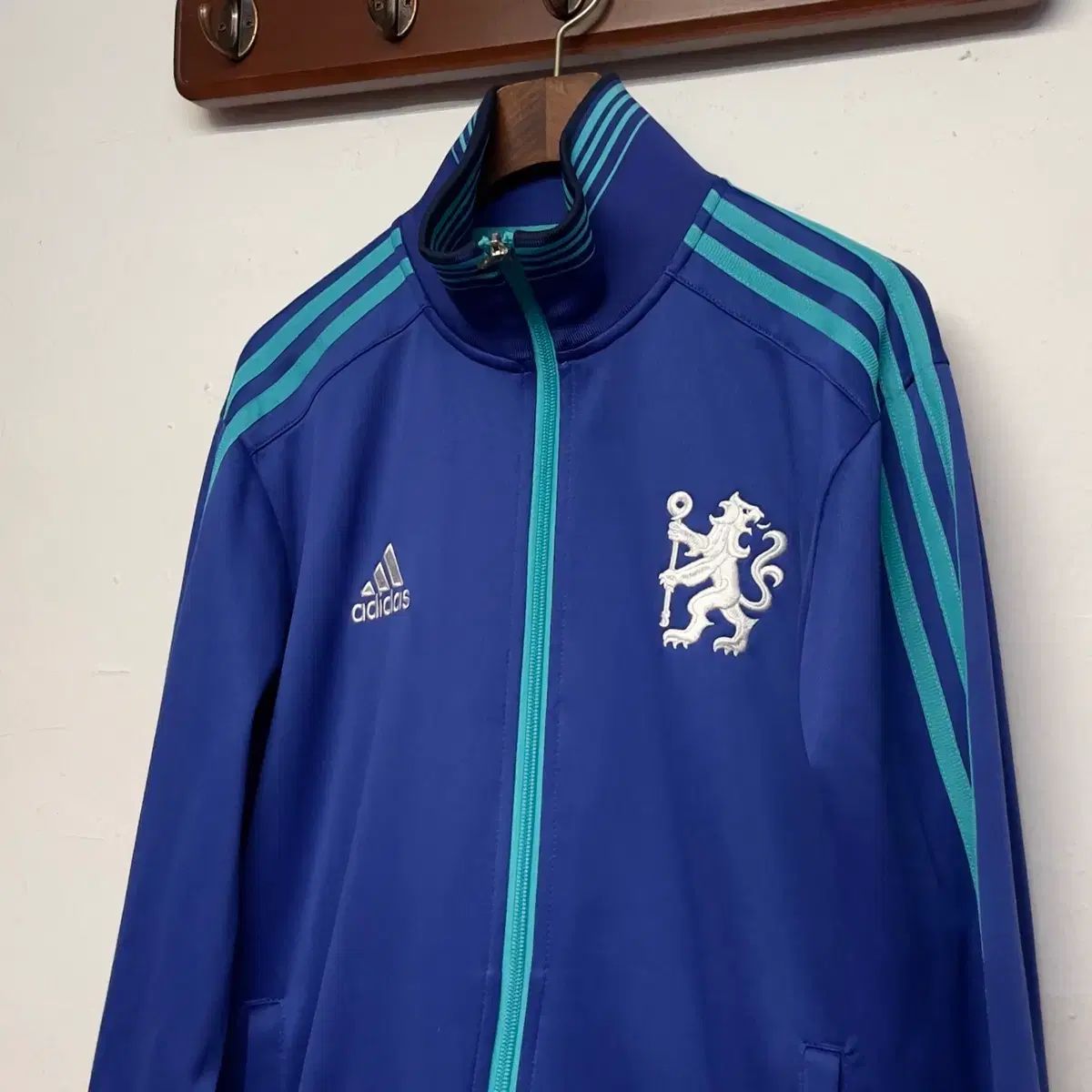 【入手困難】アディダス×チェルシーFC/トラックジャケット/ジャージ/L アディダス チェルシー BIG ロゴ トラックジャージ ジャージ