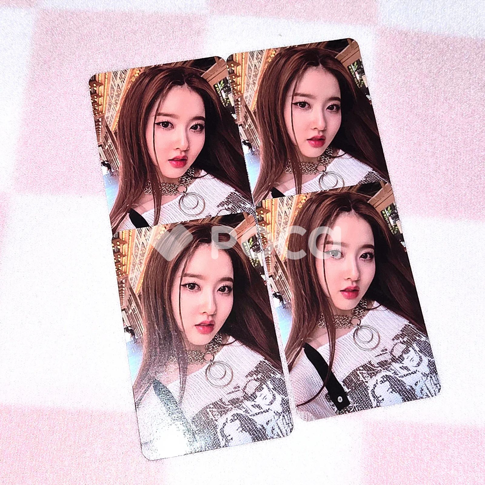 STAYC シウン トレカ ステイシー シウン STAYC THE FIRST PHOTOBOOK STAY IN CHICAGO - メルカリ