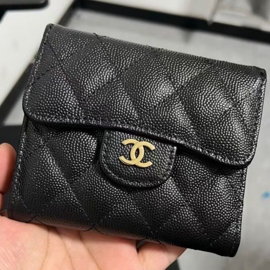 CHANEL シャネル マトラッセ キャビアスキン 三つ折り コンパクトウォレット ブラック × ゴールド金具