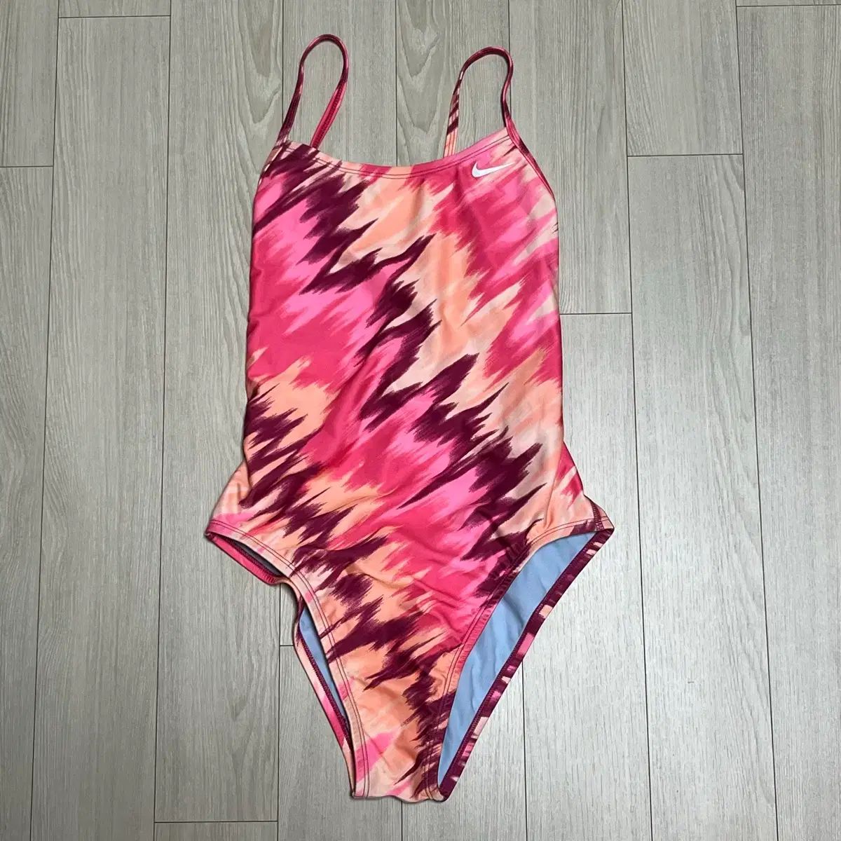 ナイキ イミッサブル ファイヤーベリー レースアップ 32 サイズ