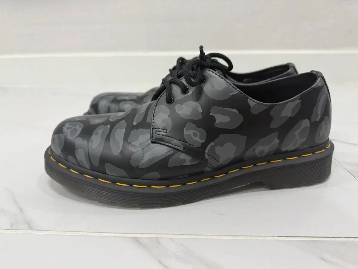 レオパード ローファー