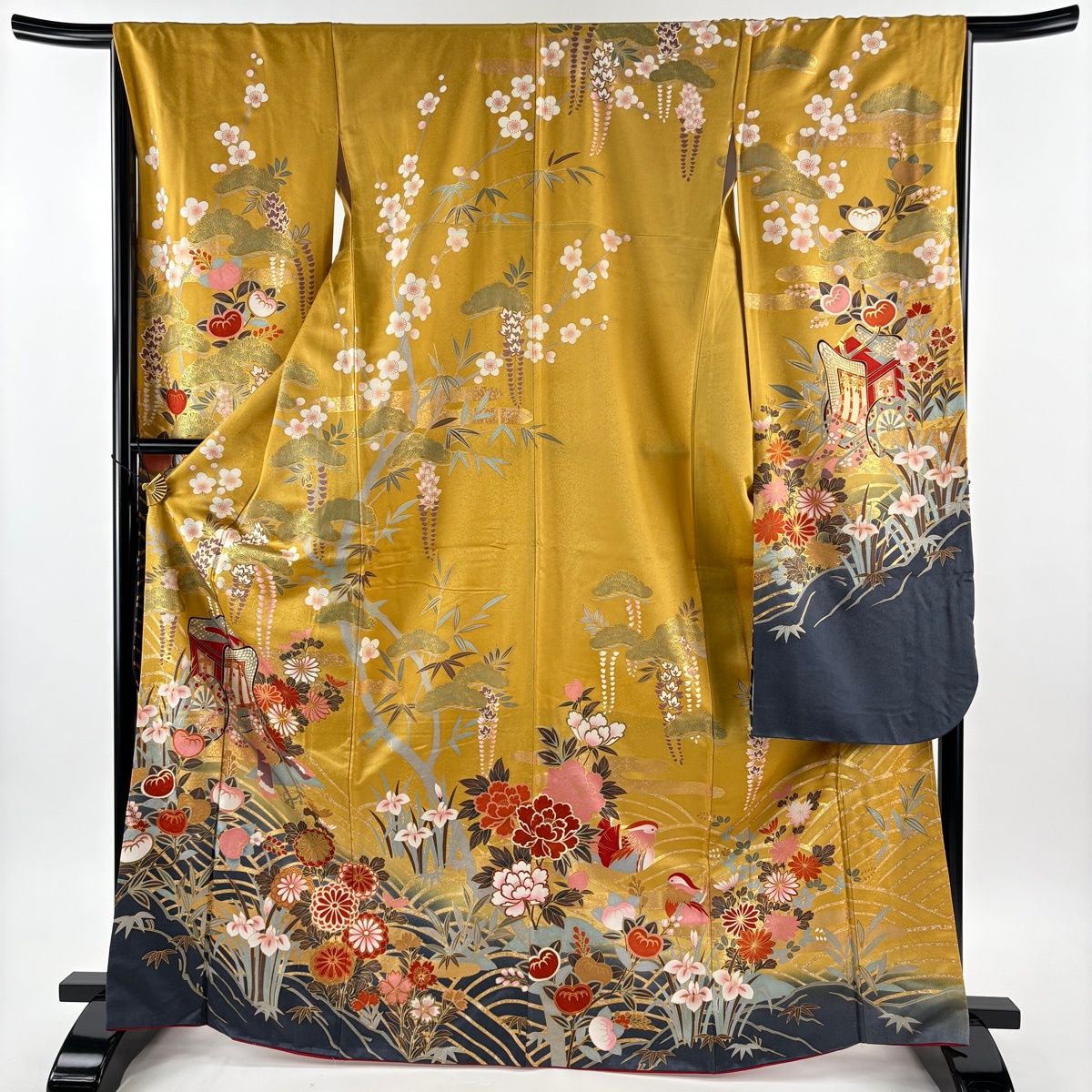 美品】 振袖 身丈167.5cm 裄丈67cm M 袷 御所車 草花 金糸 金彩 山吹色