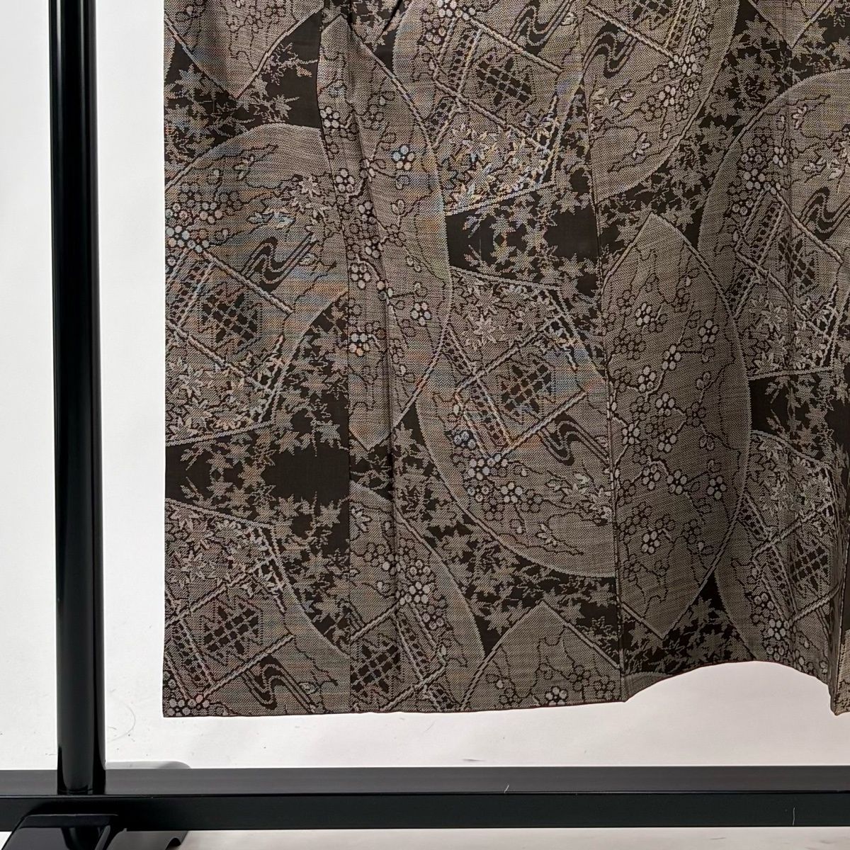 紬 身丈153.5 cm 裄丈63.5 S 袷 扇面 枝梅 焦茶色 正絹 秀品