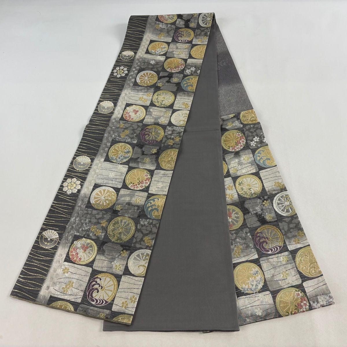 美品】 袋帯 秀品 市松 源氏車 金銀糸 箔 灰色 六通 正絹 【中古