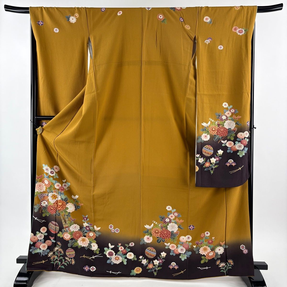 振袖☆成人式【正絹】☆身丈167 ☆黄土色系　★中古 振袖 身丈167cm 裄丈67.5cm L 袷 鈴乃屋 草花 手鞠 金糸 金彩 山吹茶色