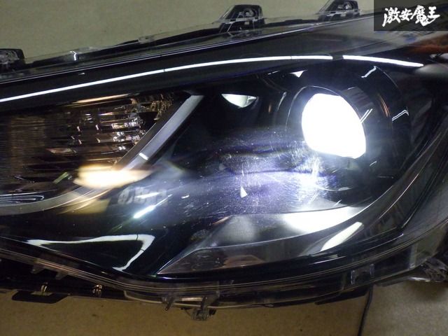点灯OK！】トヨタ純正 ZSG10 ZVG10 カローラクロス LED ヘッドライト