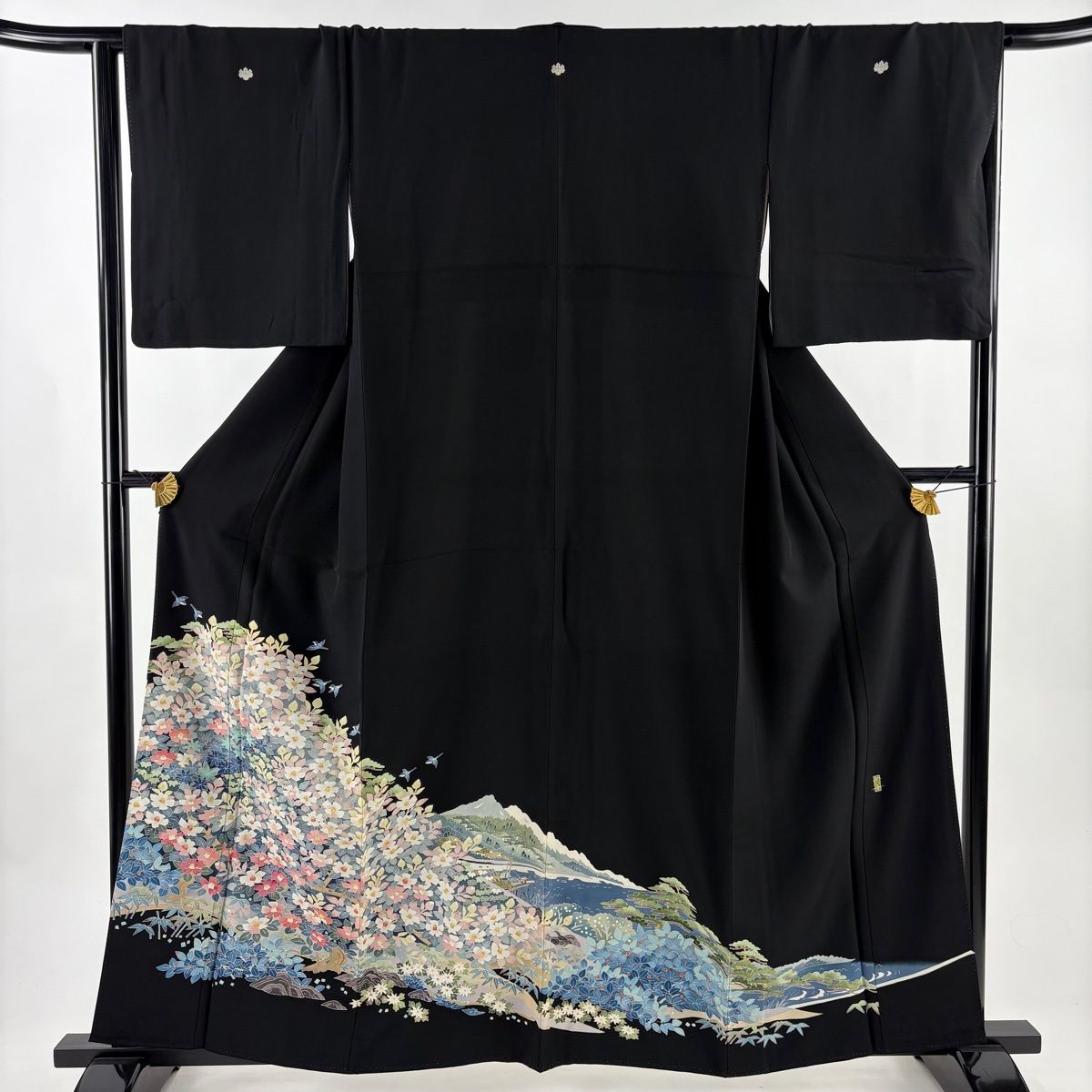 黒留袖 身丈158cm 裄丈66cm M 袷 加賀友禅 金津五雄 落款 椿 笹 黒